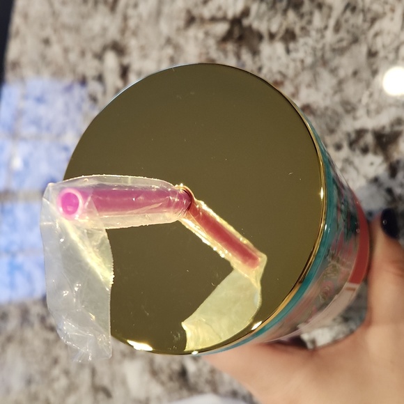 Lilly pulitzer tumbler with straw coming in hot - Picture 3 of 4